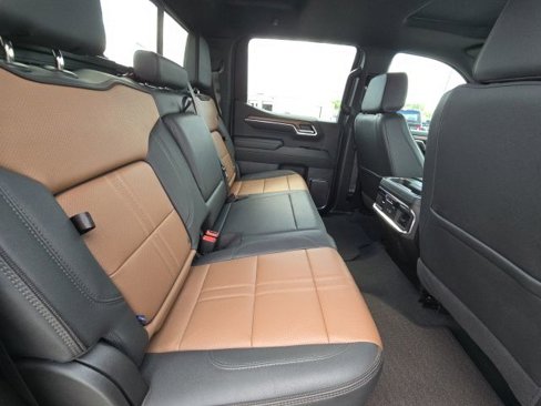 Used 2025 Chevrolet Silverado 1500 High Country w/ Technology Package image 16