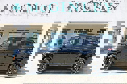 New 2025 Jeep Grand Cherokee L Limited image 1