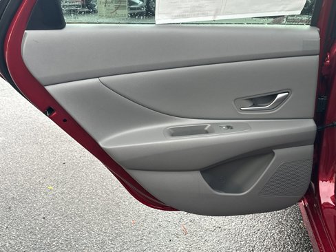 Certified 2025 Hyundai Elantra SEL image 21