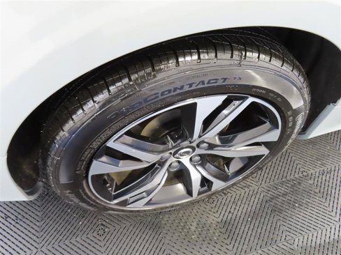 Used 2025 Volvo S60 B5 Core image 9