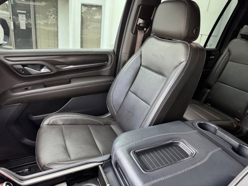Used 2022 GMC Yukon XL Denali image 13