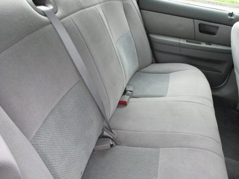 Used 2004 Ford Taurus LX image 21