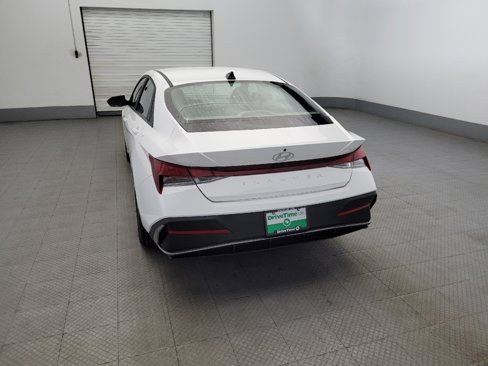 Used 2024 Hyundai Elantra SEL image 6