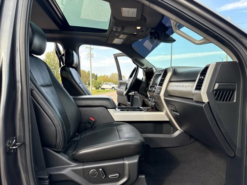 Used 2019 Ford F250 Lariat w/ Lariat Ultimate Package image 50