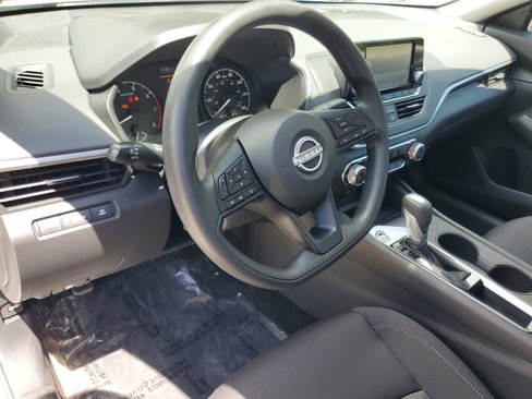 Used 2024 Nissan Altima 2.5 S image 17