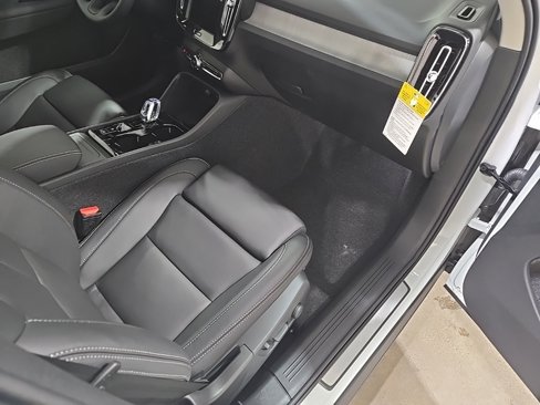 New 2026 Volvo XC40 B5 Plus w/ Protection Package Premier image 23
