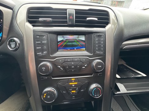 Used 2018 Ford Fusion SE image 6