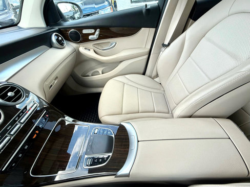 Used 2022 Mercedes-Benz GLC 300 image 19