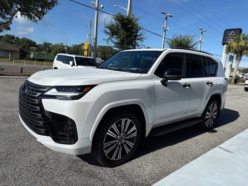 New 2025 Lexus LX 600 4WD w/ Luxury Package image 7