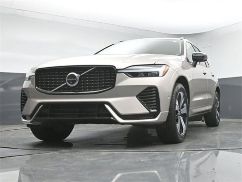 Used 2024 Volvo XC60 T8 Plus w/ Protection Package Premier image 38