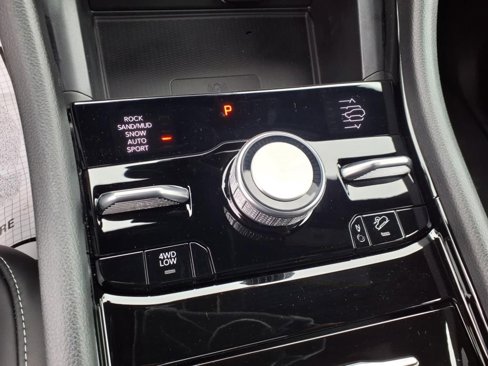 New 2025 Jeep Grand Cherokee Overland w/ Luxury Tech Group IV image 16