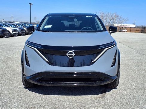 New 2025 Nissan Ariya AWD image 3