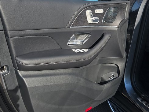 New 2026 Mercedes-Benz GLS 450 4MATIC image 18