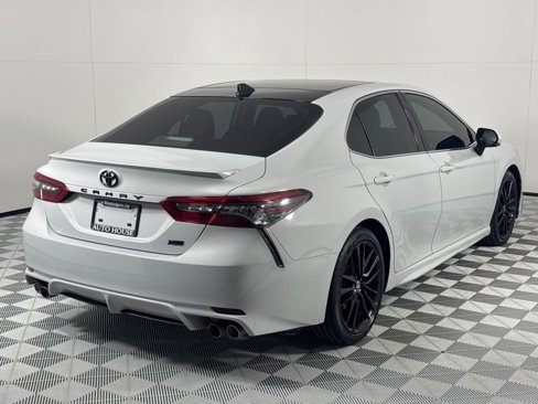 Used 2023 Toyota Camry XSE image 4