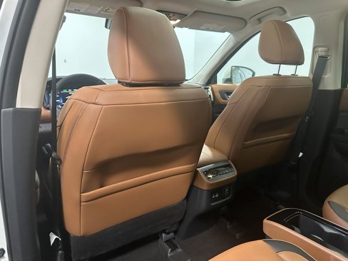 Used 2024 Nissan Pathfinder Platinum image 74