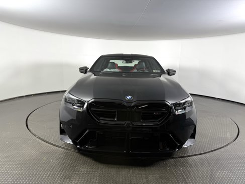 New 2026 BMW M5 w/ Carbon Package image 2