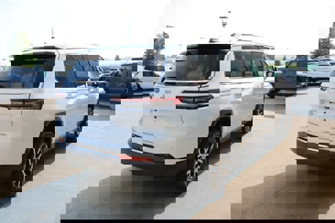 New 2025 Jeep Grand Cherokee L Limited image 6