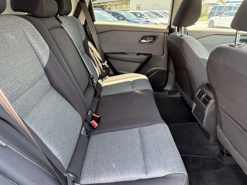 Used 2023 Nissan Rogue SV image 21