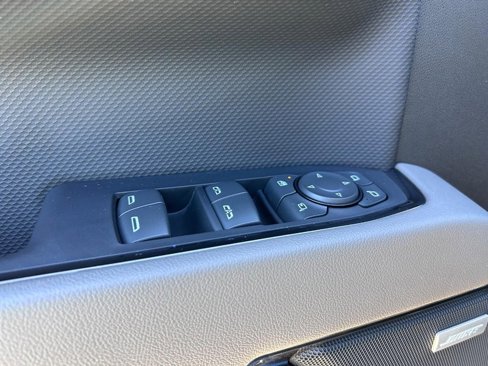 Used 2022 Chevrolet Silverado 1500 ZR2 w/ Technology Package image 18