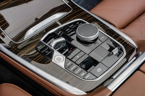 Used 2024 BMW X7 xDrive40i w/ M Sport Package image 34
