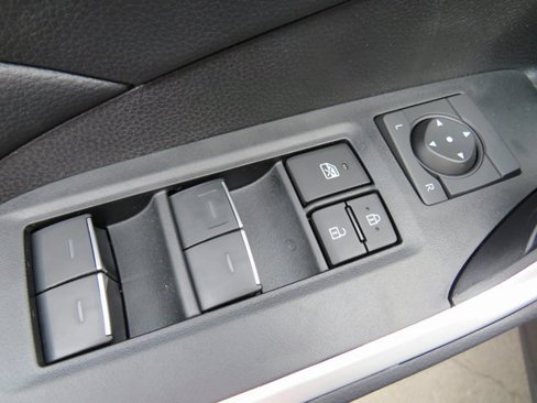 New 2025 Toyota RAV4 XLE image 38