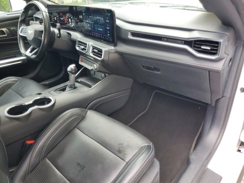 Used 2024 Ford Mustang Premium image 8