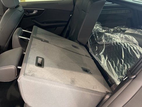 New 2025 Audi Q8 Premium image 16