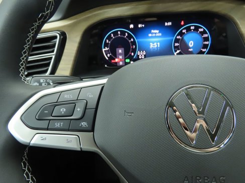 New 2026 Volkswagen Atlas SE image 12