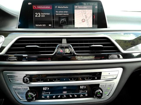 Used 2019 BMW 740i w/ Executive Package image 21