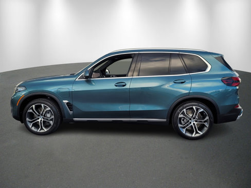 Used 2026 BMW X5 xDrive50e w/ Executive Package image 4
