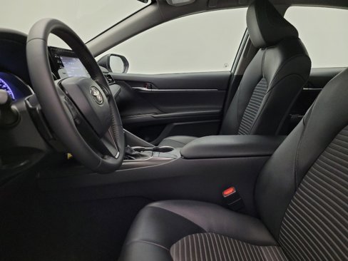 Used 2022 Toyota Camry SE image 17