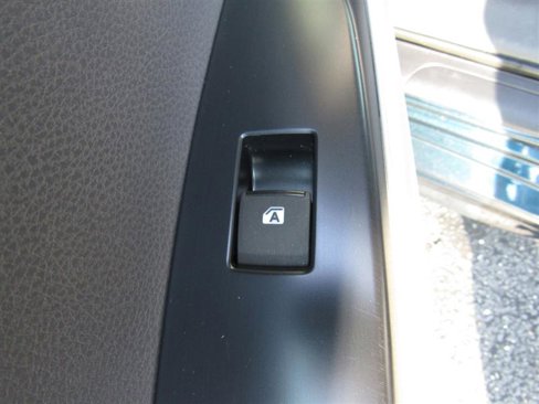 Used 2020 Toyota Camry SE image 27