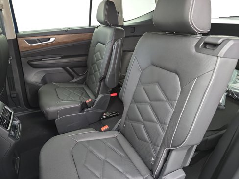 New 2026 Volkswagen Atlas SE image 15