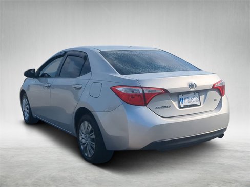 Used 2015 Toyota Corolla LE image 6