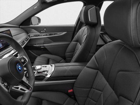 New 2026 BMW 750e xDrive w/ Executive Package image 6