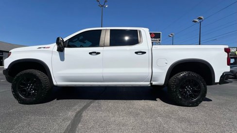 Used 2023 Chevrolet Silverado 1500 ZR2 w/ Technology Package image 3