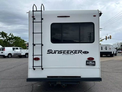 Used 2019 Ford E-450 and Econoline 450 Super Duty w/ Motorhome Prep Package image 7