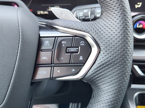 New 2025 Lexus TX 500h AWD image 32