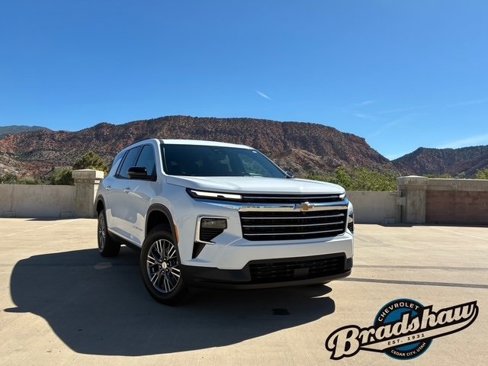 New 2026 Chevrolet Traverse LT image 2