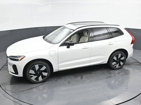 New 2025 Volvo XC60 T8 Plus w/ Protection Package Premier image 37