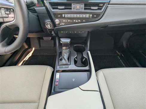 Certified 2024 Lexus ES 350 w/ Premium Package image 18
