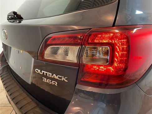 Used 2017 Subaru Outback 3.6R Limited image 85