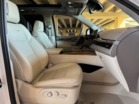 Used 2021 Cadillac Escalade Sport Platinum image 30