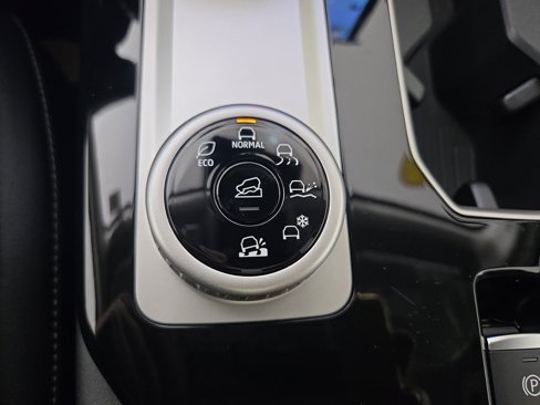 New 2025 Mitsubishi Outlander SEL image 28