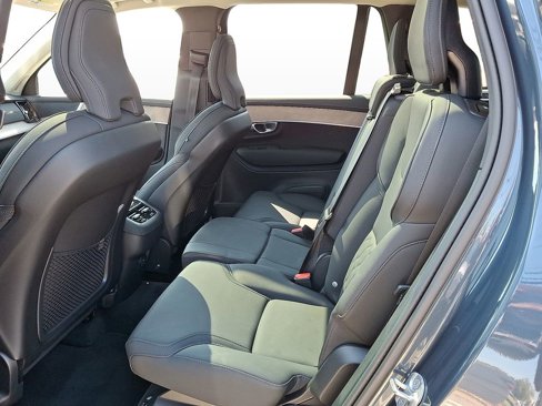 Certified 2025 Volvo XC90 B6 Plus image 22