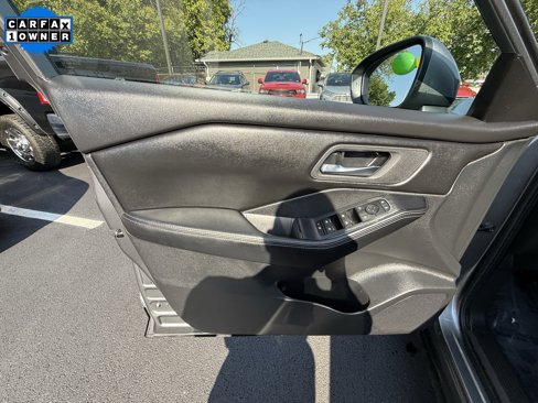 Used 2024 Nissan Rogue SV image 16