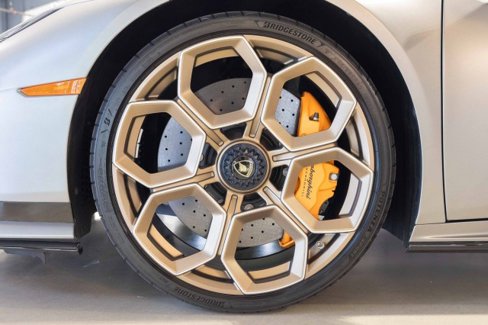 Used 2024 Lamborghini Huracan Tecnica image 19