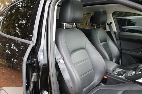 Used 2020 Jaguar E-PACE image 17