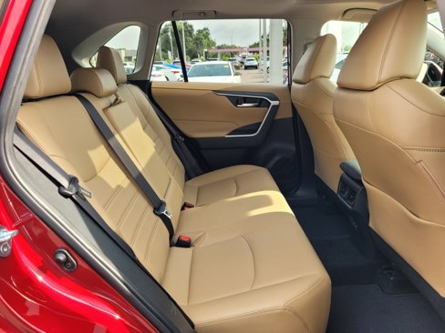 Certified 2021 Toyota RAV4 XLE Premium image 19
