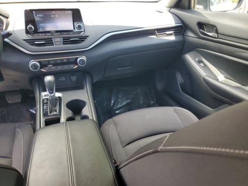 Used 2024 Nissan Altima 2.5 S image 13
